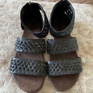 Roan Black Sandals